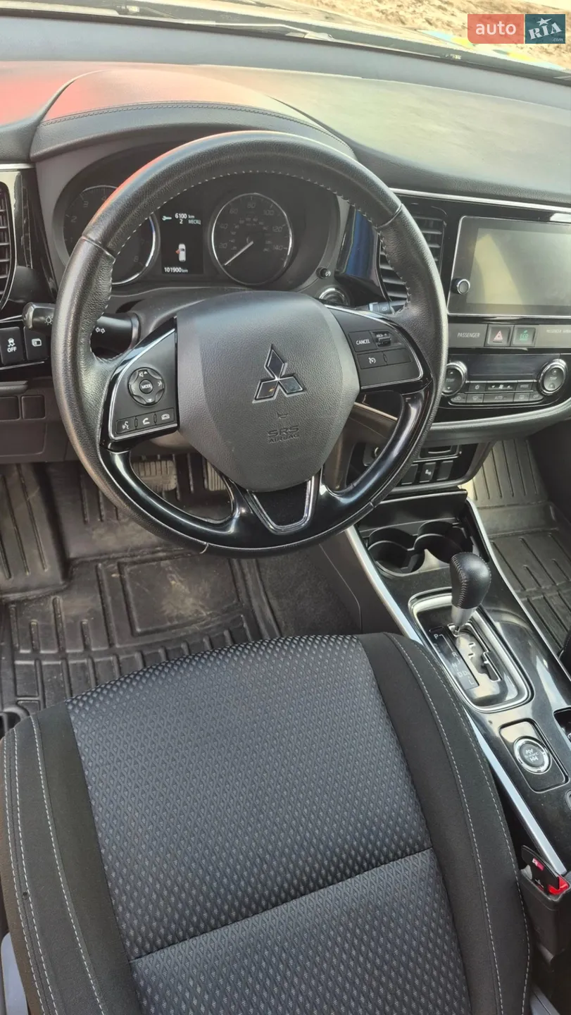 2018 Mitsubishi Outlander - мініатюра 6