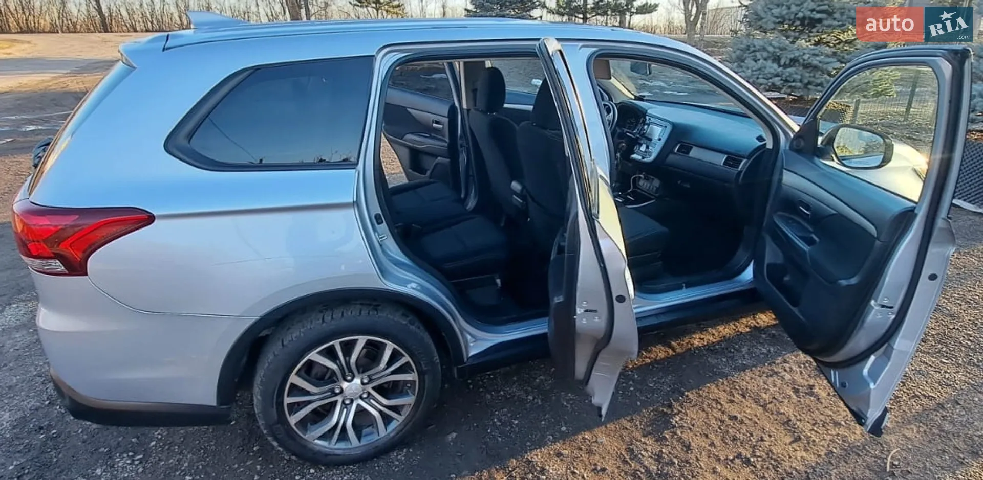 2016 Mitsubishi Outlander - мініатюра 16