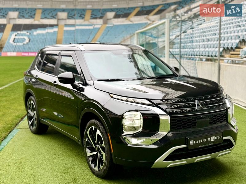 Внедорожник / Кроссовер Mitsubishi Outlander 2022 в Одессе
