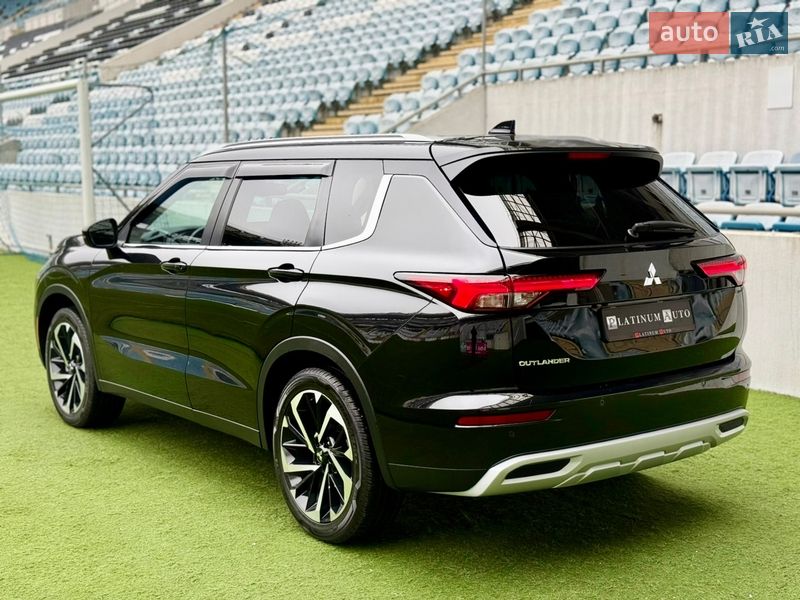 Внедорожник / Кроссовер Mitsubishi Outlander 2022 в Одессе