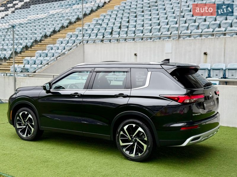 Внедорожник / Кроссовер Mitsubishi Outlander 2022 в Одессе