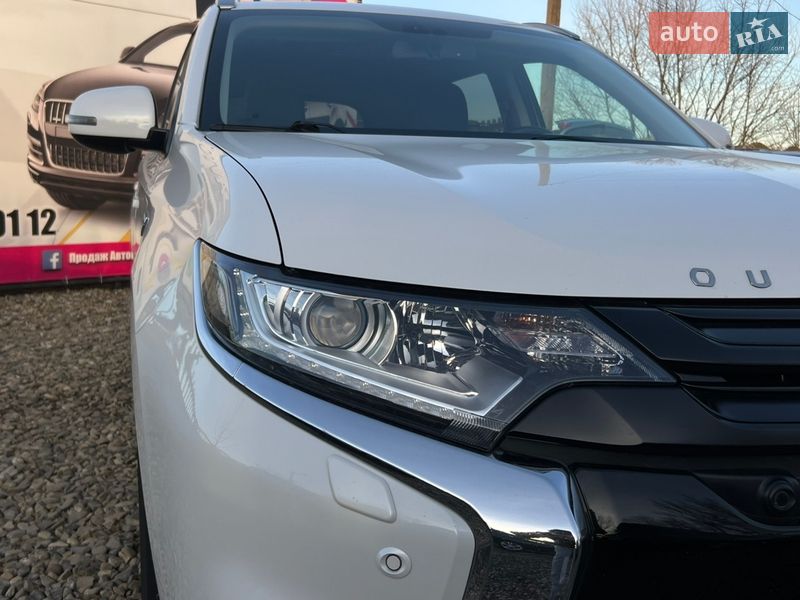 Внедорожник / Кроссовер Mitsubishi Outlander 2016 в Коломые