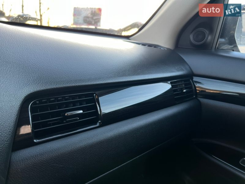 Внедорожник / Кроссовер Mitsubishi Outlander 2016 в Коломые