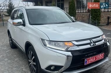 Внедорожник / Кроссовер Mitsubishi Outlander 2016 в Золочеве