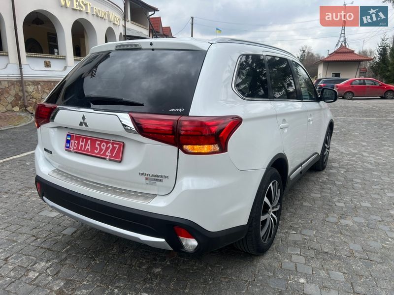 Mitsubishi Outlander 2016