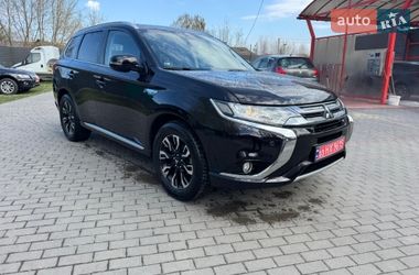 Внедорожник / Кроссовер Mitsubishi Outlander 2016 в Радивилове