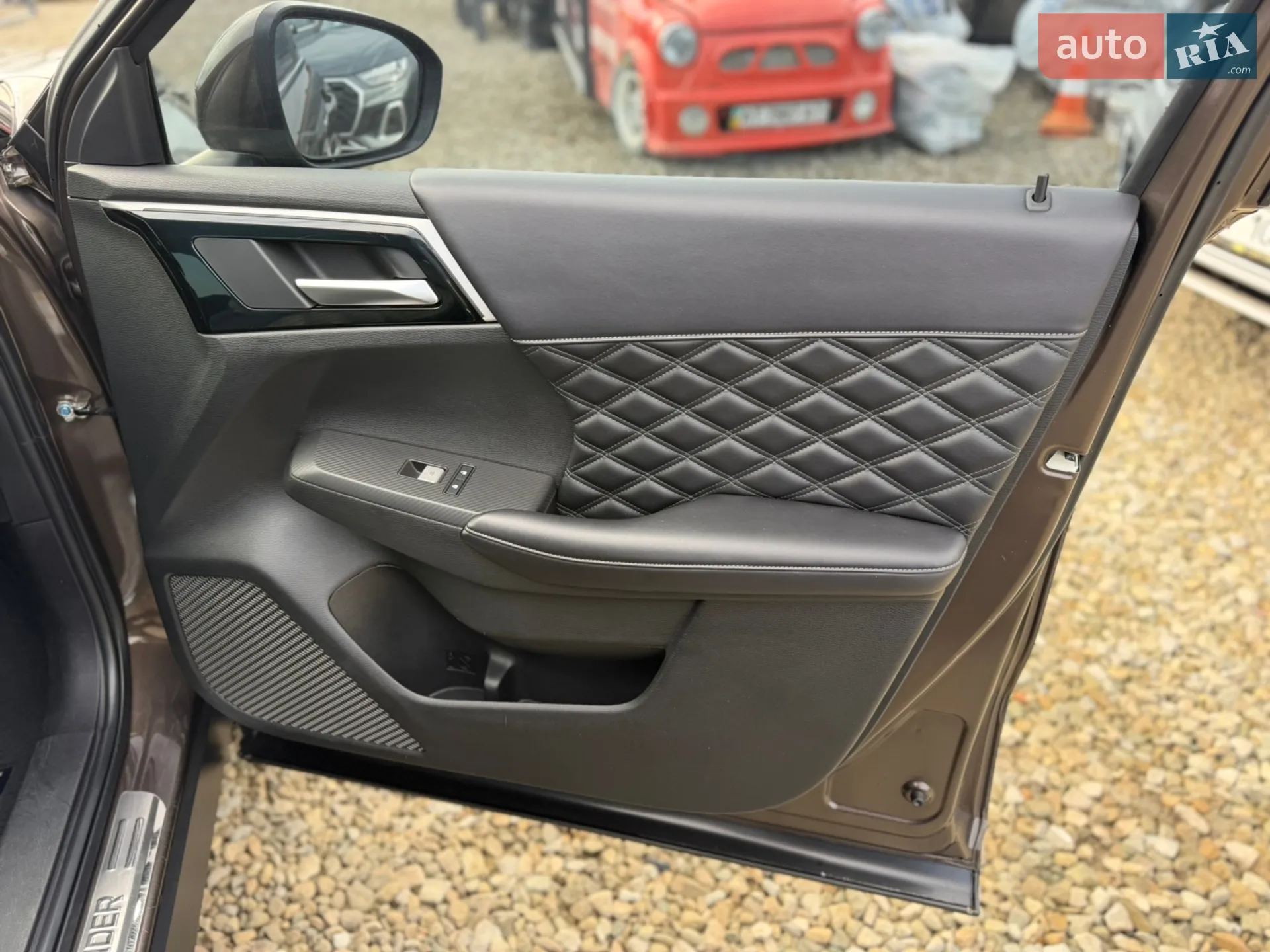 2022 Mitsubishi Outlander - мініатюра 22