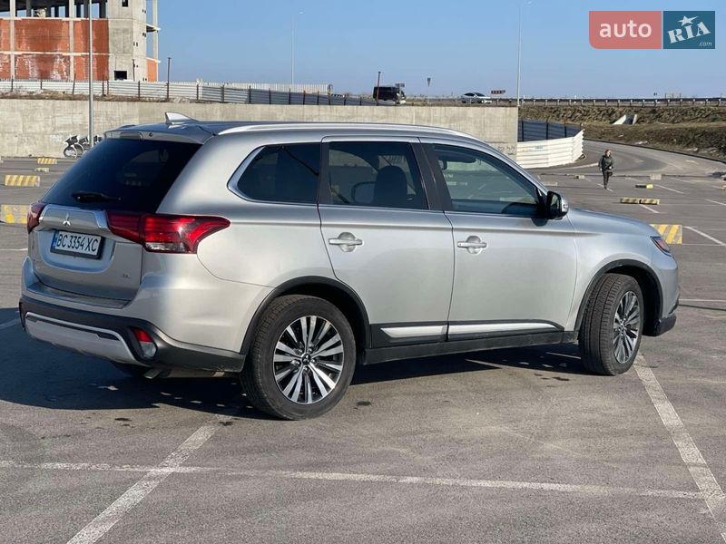 Внедорожник / Кроссовер Mitsubishi Outlander 2020 в Львове фото 8 Внедорожник / Кроссовер Mitsubishi Outlander 2020 в Львове