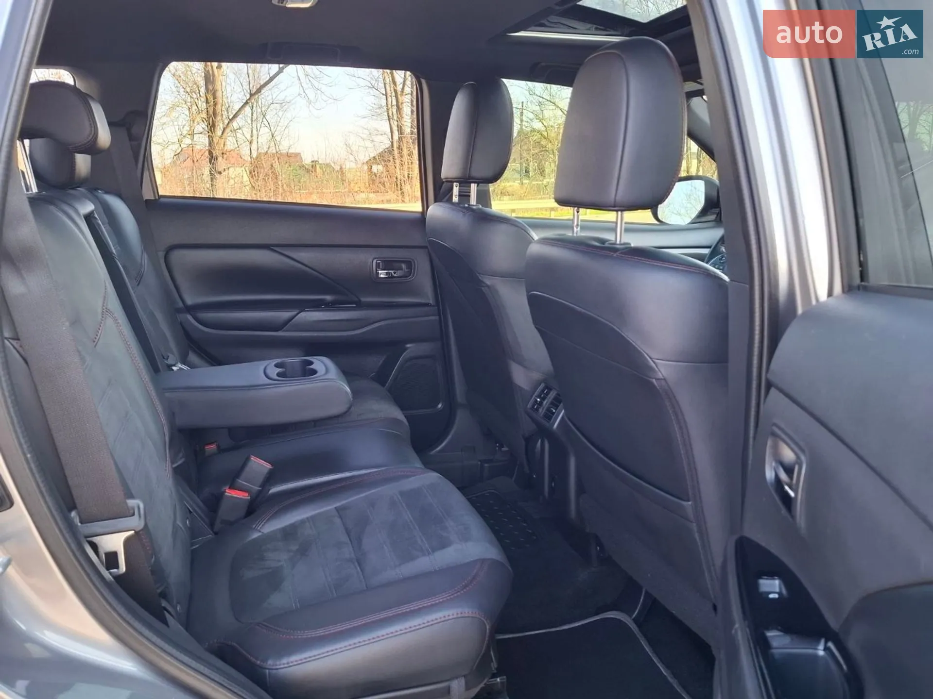 2020 Mitsubishi Outlander - мініатюра 31