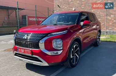 Позашляховик / Кросовер Mitsubishi Outlander 2021 в Києві