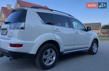 Внедорожник / Кроссовер Mitsubishi Outlander 2011 в Кременце