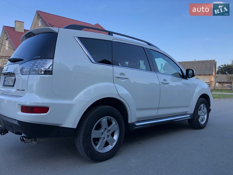 Mitsubishi Outlander 2011