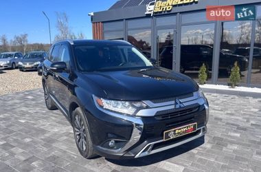 Внедорожник / Кроссовер Mitsubishi Outlander 2018 в Коломые