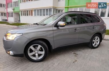 Позашляховик / Кросовер Mitsubishi Outlander 2013 в Львові