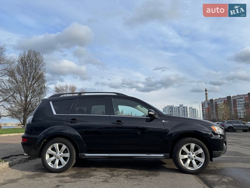 Внедорожник / Кроссовер Mitsubishi Outlander 2012 в Черкассах