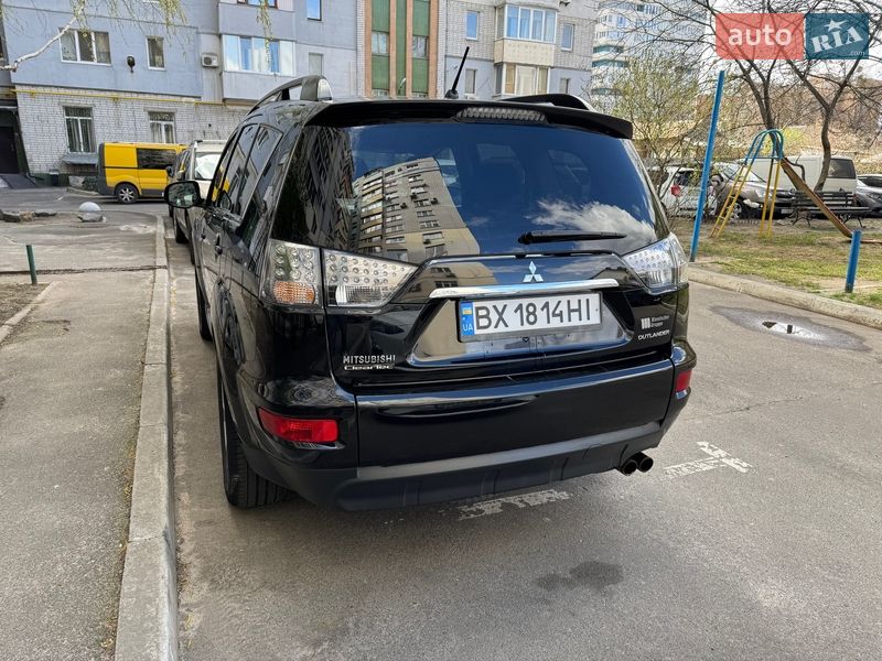Внедорожник / Кроссовер Mitsubishi Outlander 2012 в Черкассах