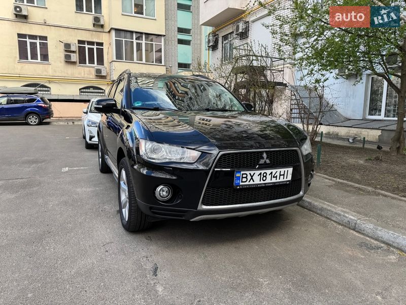 Внедорожник / Кроссовер Mitsubishi Outlander 2012 в Черкассах