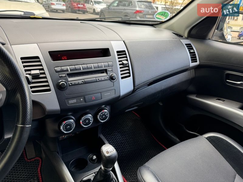 Внедорожник / Кроссовер Mitsubishi Outlander 2012 в Черкассах