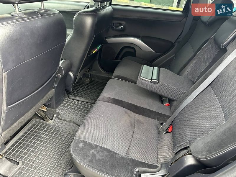 Позашляховик / Кросовер Mitsubishi Outlander 2011 в Львові