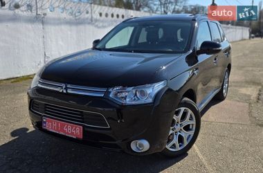 Внедорожник / Кроссовер Mitsubishi Outlander 2013 в Киеве