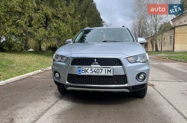 Позашляховик / Кросовер Mitsubishi Outlander 2010 в Острозі