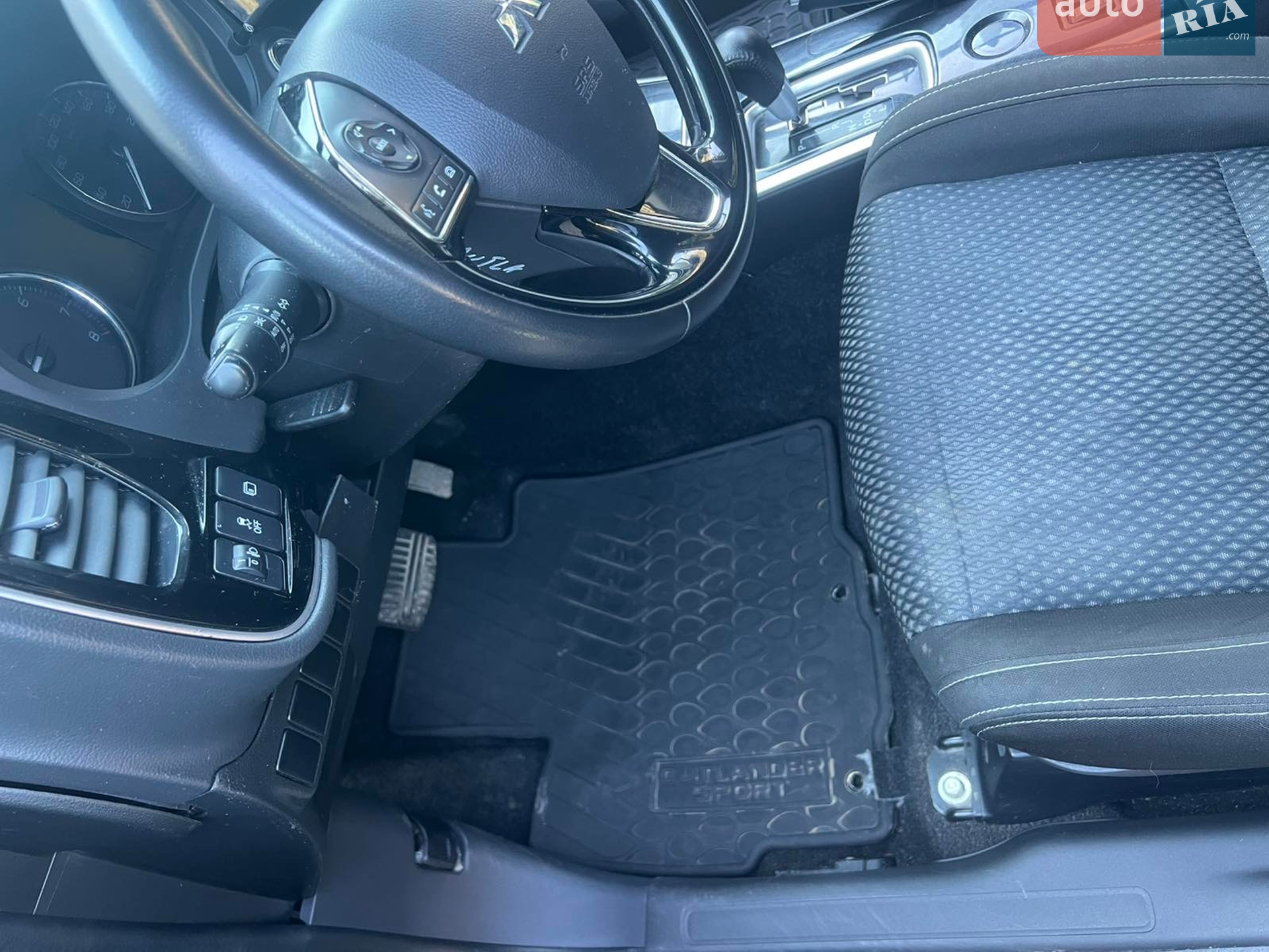 2017 Mitsubishi Outlander - мініатюра 13