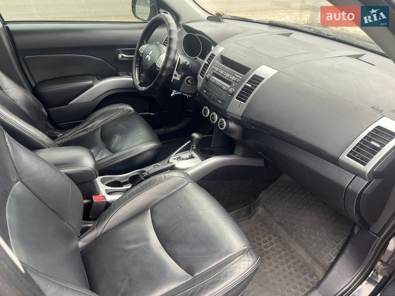 Позашляховик / Кросовер Mitsubishi Outlander 2008 в Києві