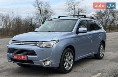 Внедорожник / Кроссовер Mitsubishi Outlander 2015 в Виннице