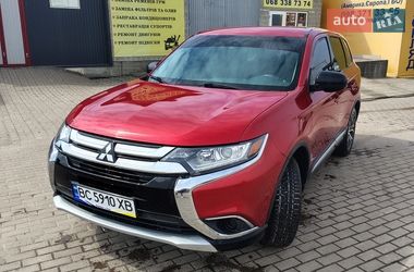 Позашляховик / Кросовер Mitsubishi Outlander 2018 в Новояворівську