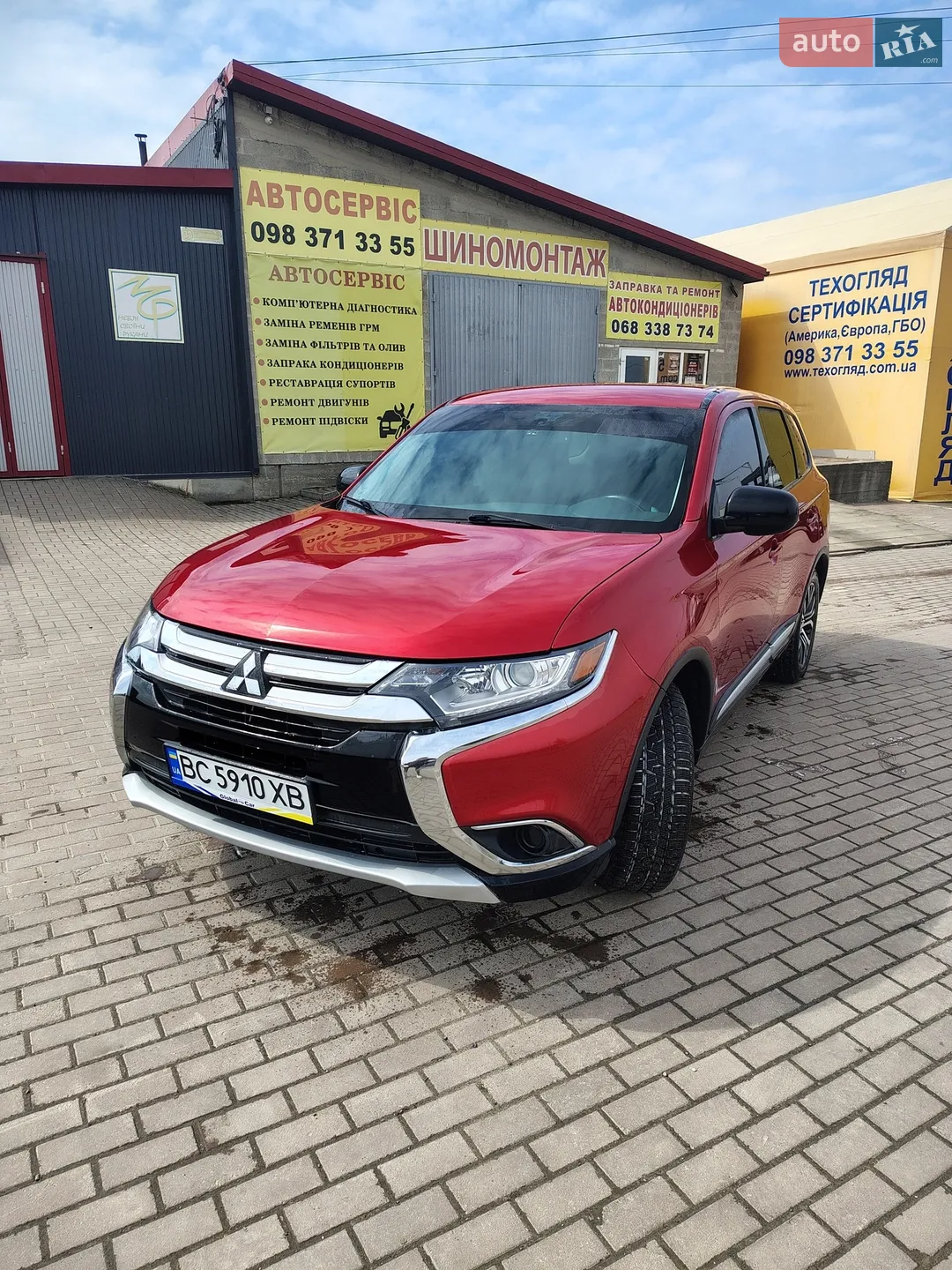 2018 Mitsubishi Outlander - фото 1