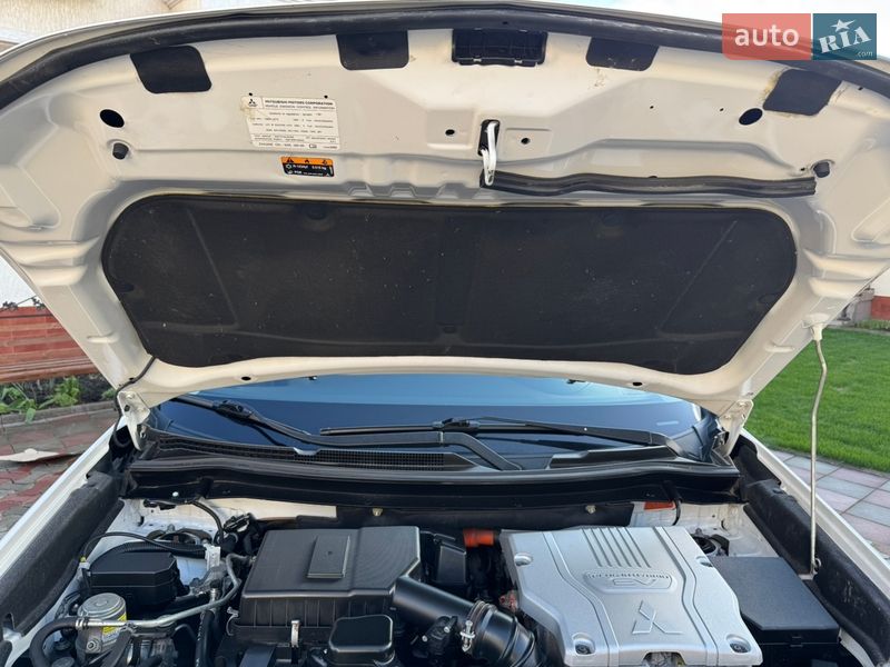 Позашляховик / Кросовер Mitsubishi Outlander 2017 в Чернівцях