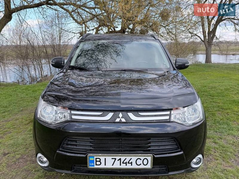 Позашляховик / Кросовер Mitsubishi Outlander 2012 в Гадячі