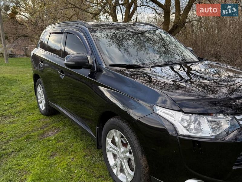 Позашляховик / Кросовер Mitsubishi Outlander 2012 в Гадячі