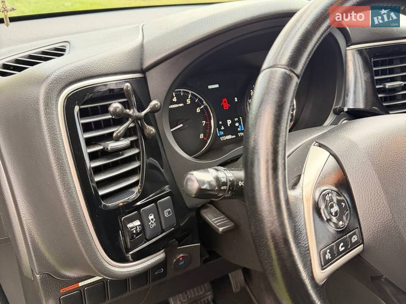 Позашляховик / Кросовер Mitsubishi Outlander 2012 в Гадячі