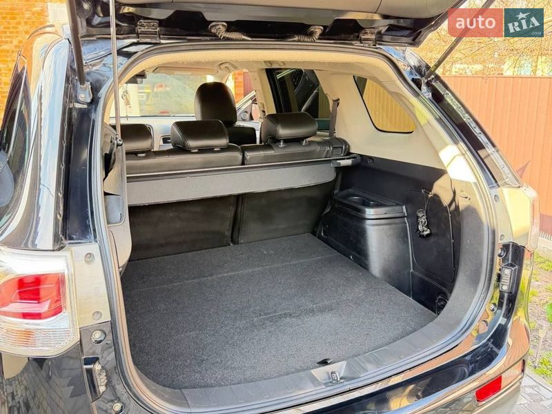 Позашляховик / Кросовер Mitsubishi Outlander 2012 в Гадячі