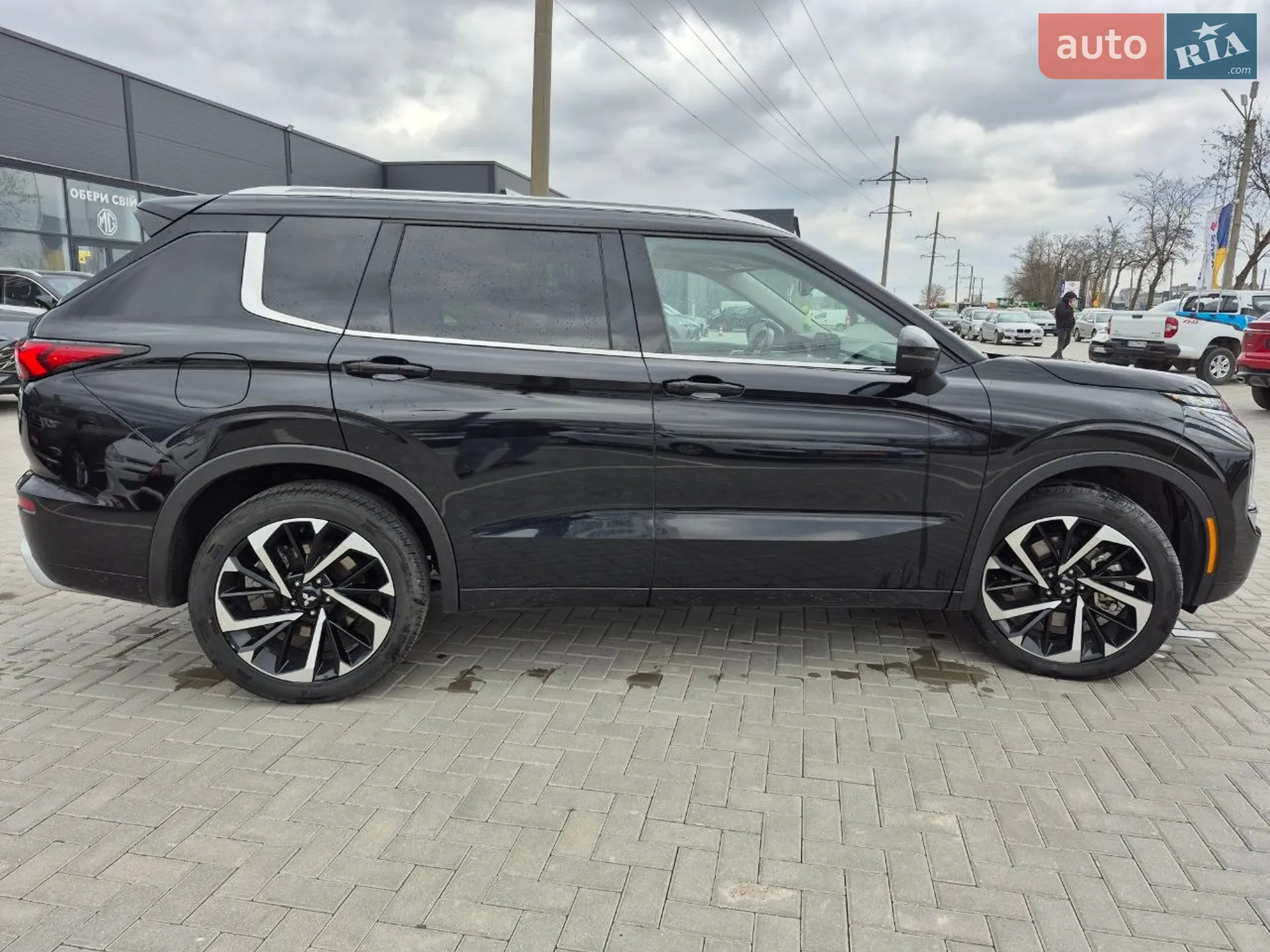 2021 Mitsubishi Outlander - мініатюра 7