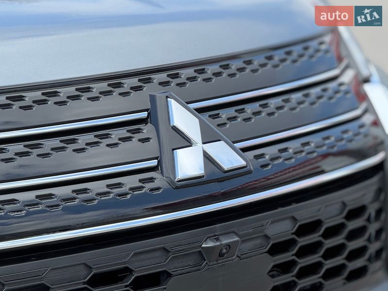 Внедорожник / Кроссовер Mitsubishi Outlander 2021 в Запорожье