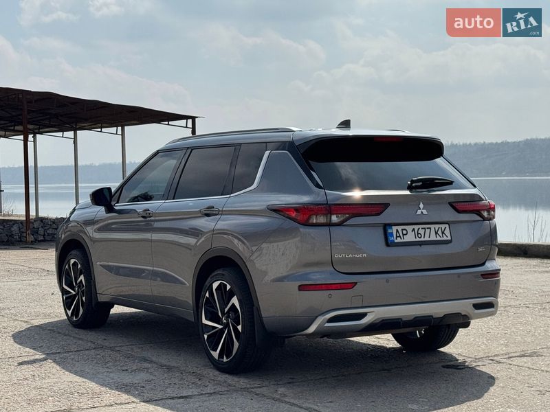 Внедорожник / Кроссовер Mitsubishi Outlander 2021 в Запорожье