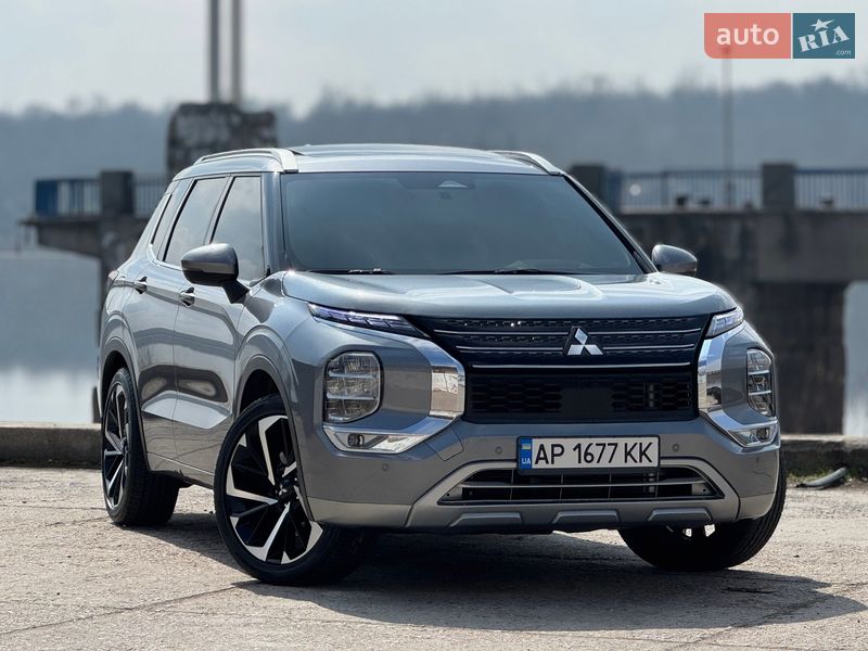 Внедорожник / Кроссовер Mitsubishi Outlander 2021 в Запорожье