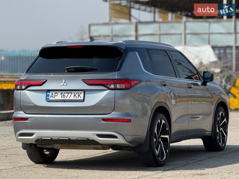 Внедорожник / Кроссовер Mitsubishi Outlander 2021 в Запорожье