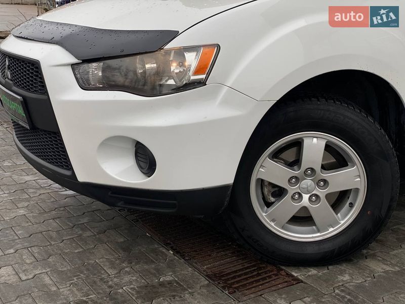 Внедорожник / Кроссовер Mitsubishi Outlander 2011 в Киеве