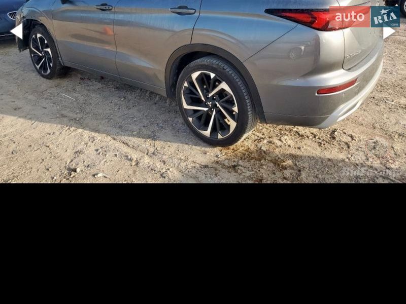 Внедорожник / Кроссовер Mitsubishi Outlander 2021 в Запорожье