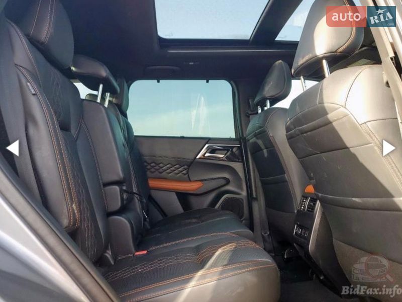 Внедорожник / Кроссовер Mitsubishi Outlander 2021 в Запорожье