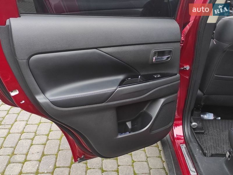 Внедорожник / Кроссовер Mitsubishi Outlander 2019 в Харькове