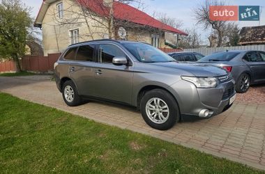 Внедорожник / Кроссовер Mitsubishi Outlander 2013 в Стрые