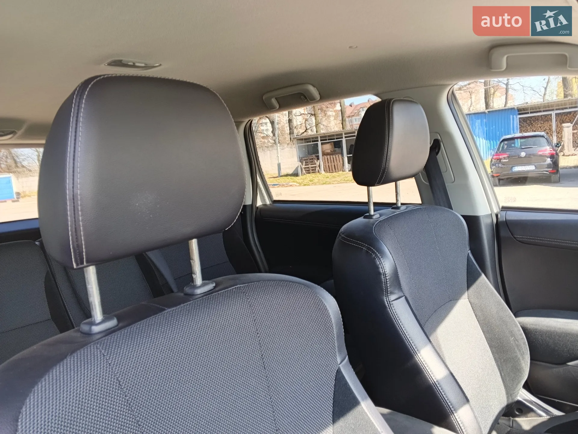 2010 Mitsubishi Outlander - мініатюра 16