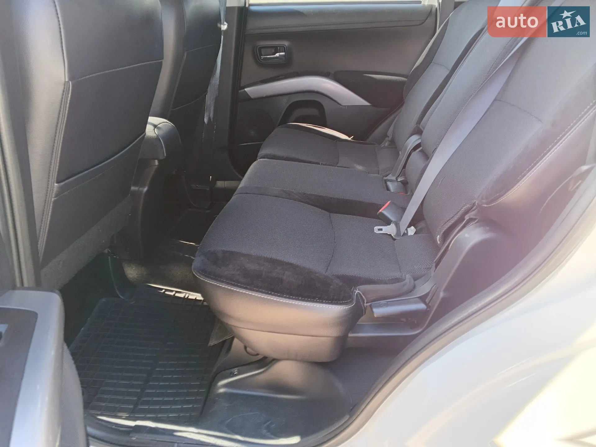 2010 Mitsubishi Outlander - мініатюра 20