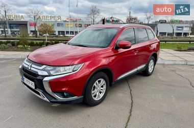Внедорожник / Кроссовер Mitsubishi Outlander 2018 в Кривом Роге