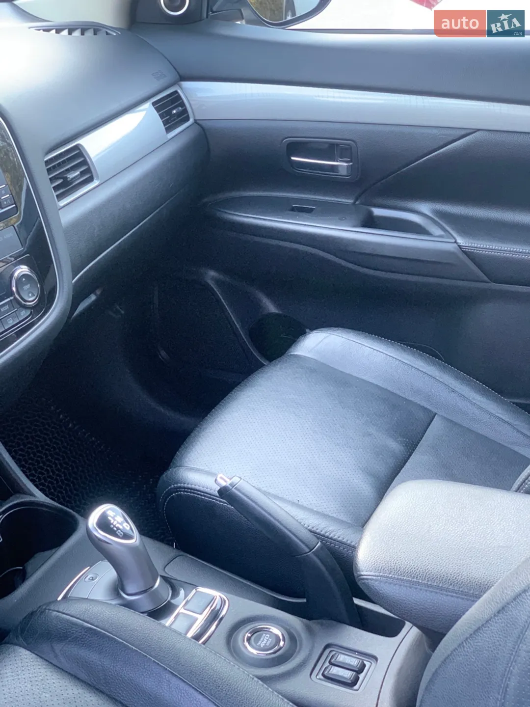 2014 Mitsubishi Outlander - мініатюра 22