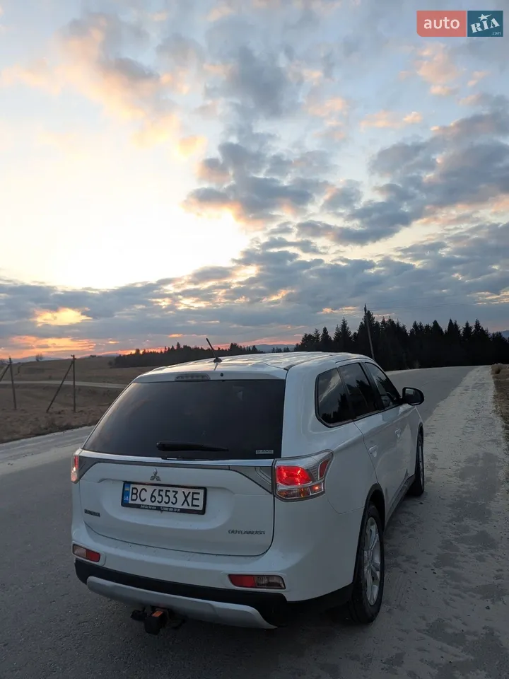 2013 Mitsubishi Outlander - мініатюра 15